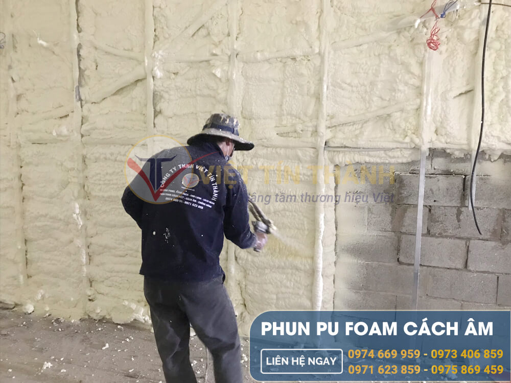 phun pu foam cách âm